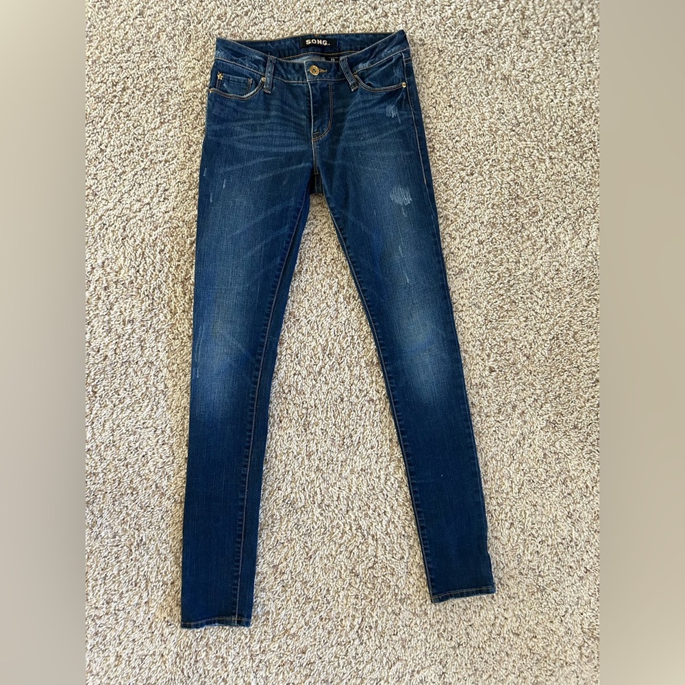 S.O.N.G. Women’s Size 25 - Medium Wash Distressed Skinny Jeans: Excellent!